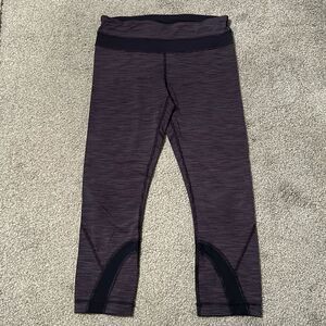Lululemon-Run: Inspire Crop II-Sz 6 -Wee Are From Space Deep Indigo‎
